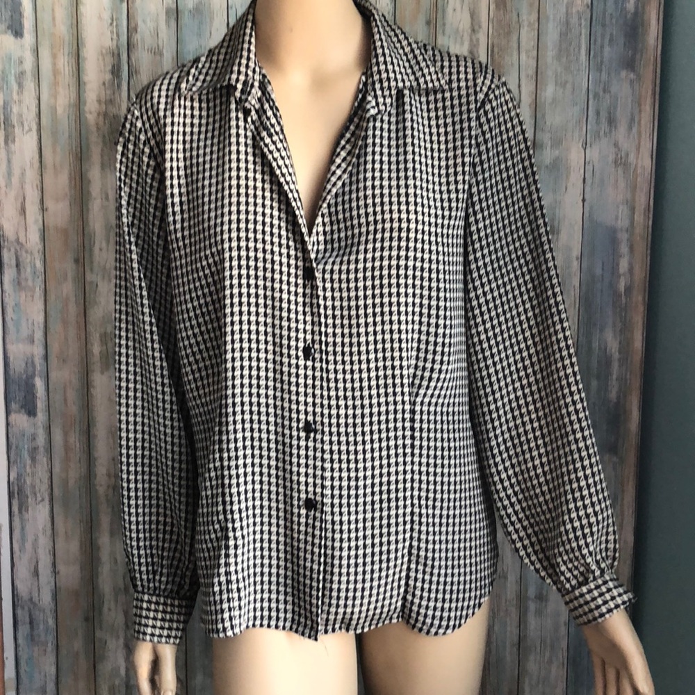 Wyndham Collection women’s button down blouse